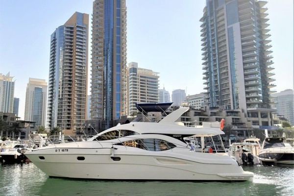 2-Hour Dubai Luxury Yacht Tour
